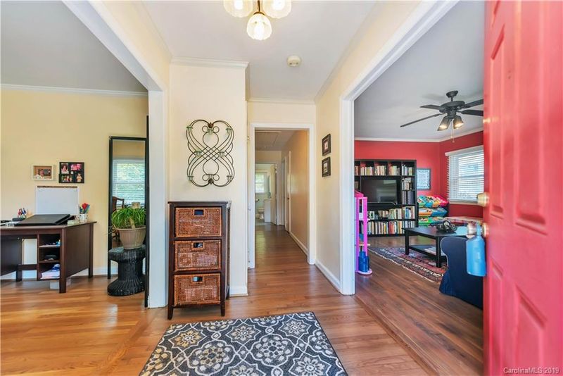 1918 Old West Ln, Gastonia, NC 28052