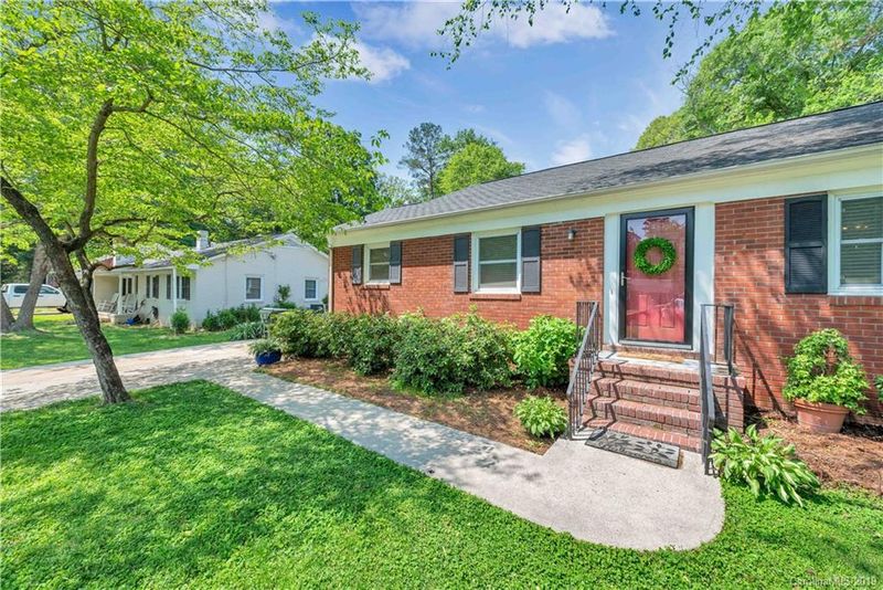 1918 Old West Ln, Gastonia, NC 28052