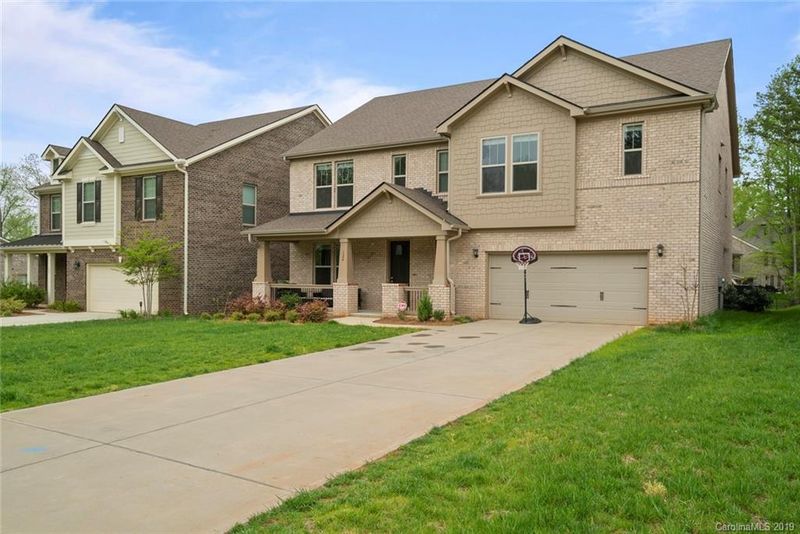 124 Smithfield Dr, Charlotte, NC 28270