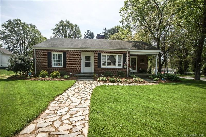 82 Eastcliff Dr SE, Concord, NC 28025