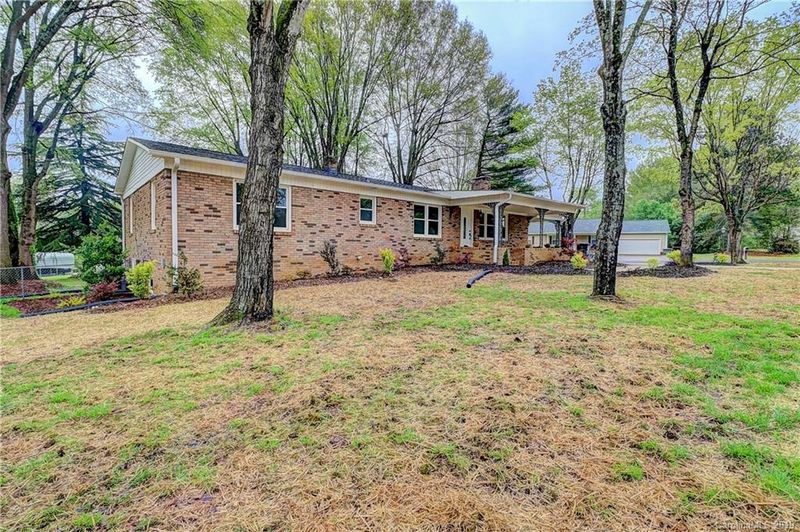 1502 Delview Rd, Cherryville, NC 28021