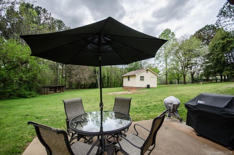 1746 Smith Farm Rd, Lincolnton, NC 28092