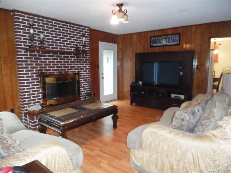 9724 Windrift Rd, Charlotte, NC 28215