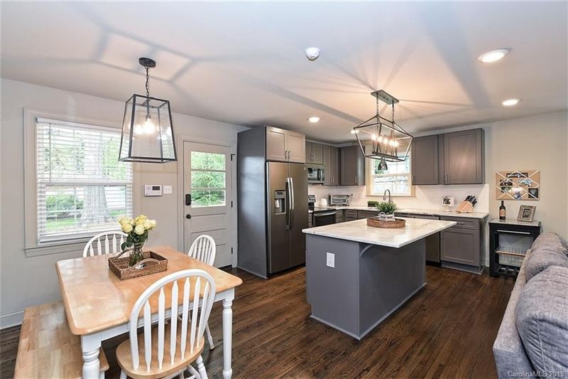 3501 Sudbury Rd, Charlotte, NC 28205