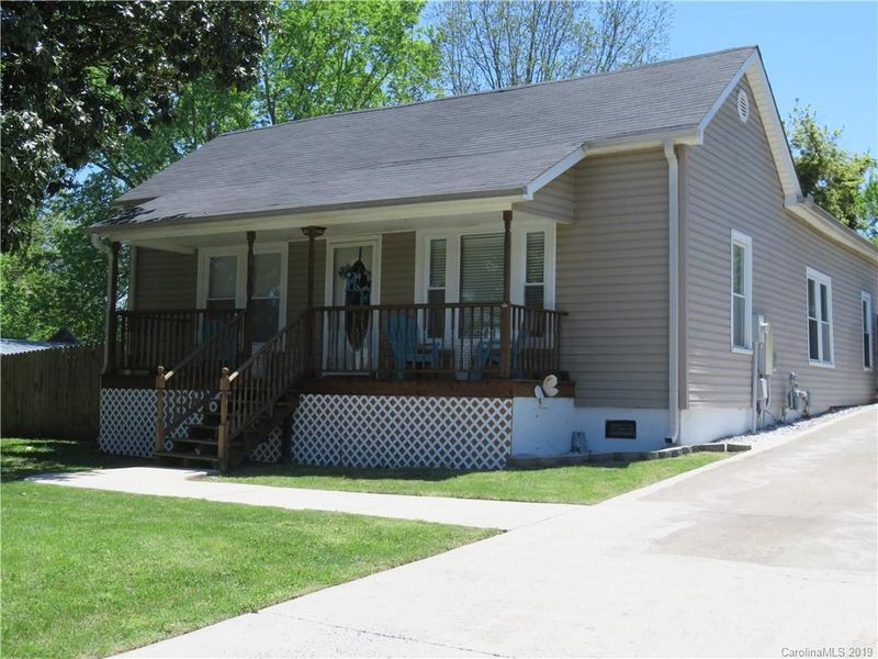 707 8th St W, Kannapolis, NC 28081