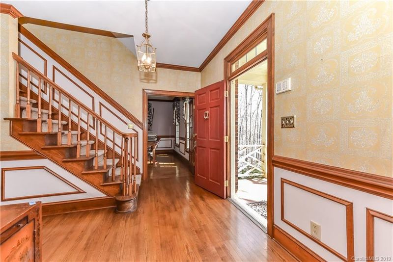 6925 Tree Hill Rd, Matthews, NC 28104