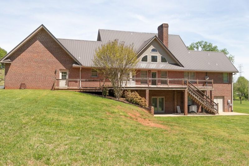 1885 Beverly St, Newton, NC 28658