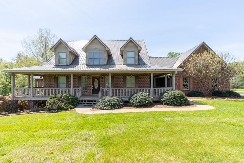 1885 Beverly St, Newton, NC 28658