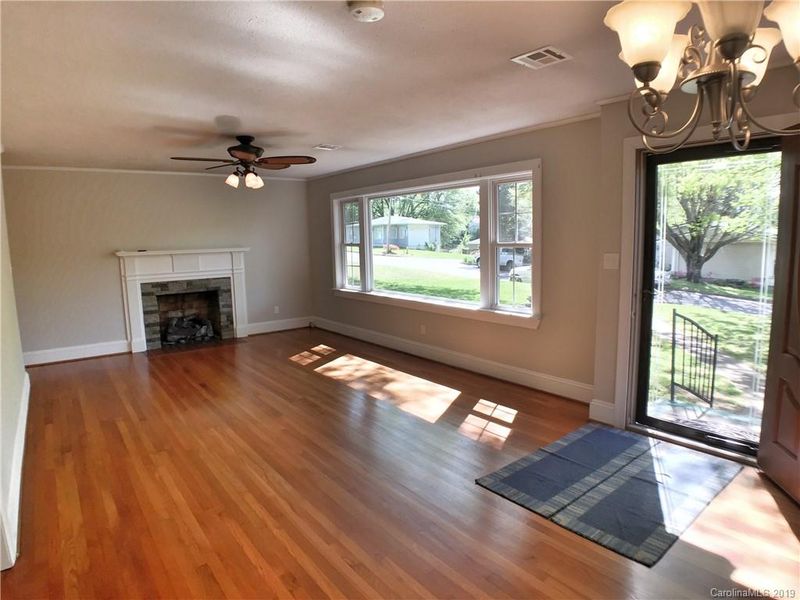 736 2nd St, Lincolnton, NC 28092