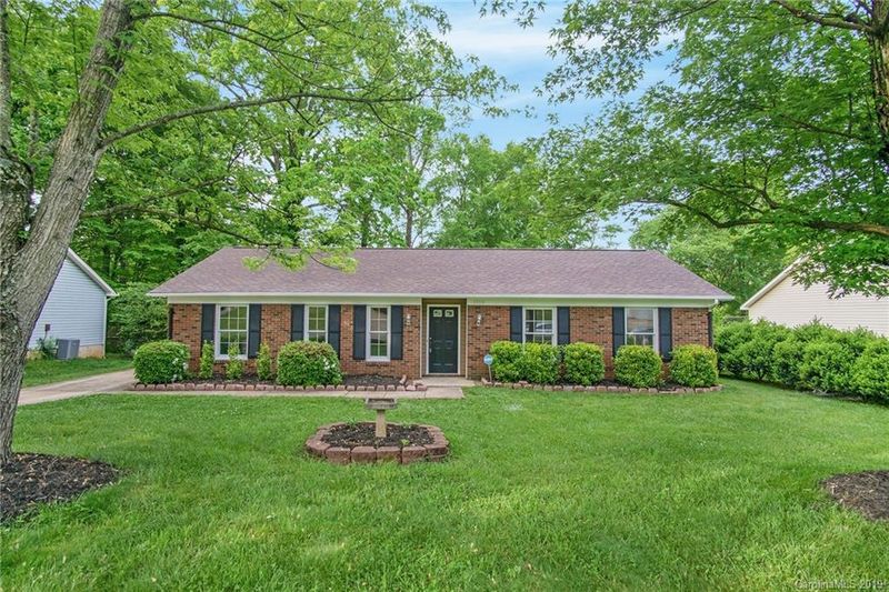 1739 Teddington Dr, Charlotte, NC 28214