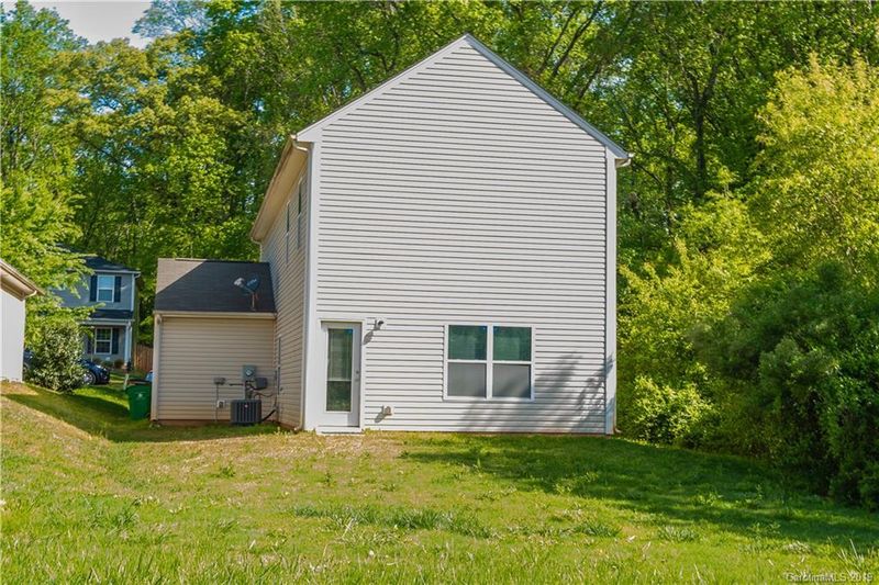 9114 Sharpes Cir, Charlotte, NC 28214
