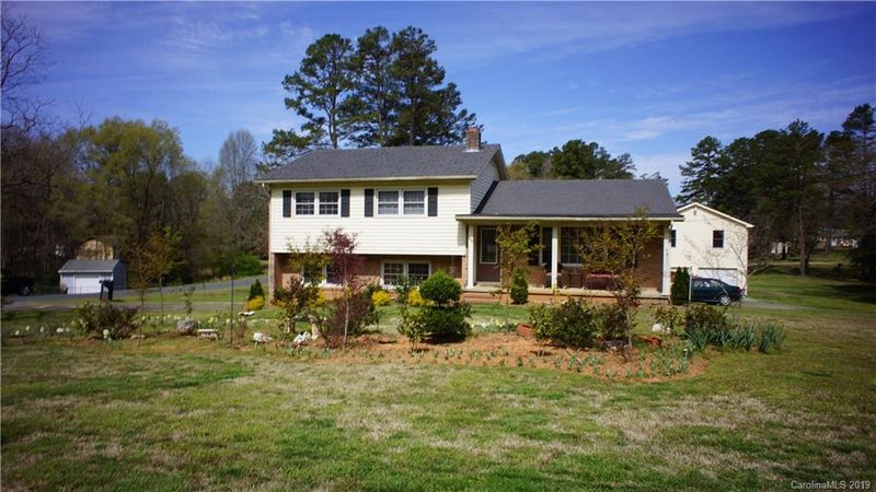 898 Hess Rd, Concord, NC 28025