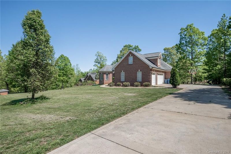 4504 Chanel Ct, Concord, NC 28025