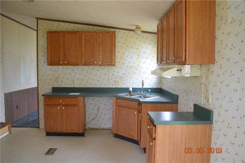 4105 E K Dr, Conover, NC 28613