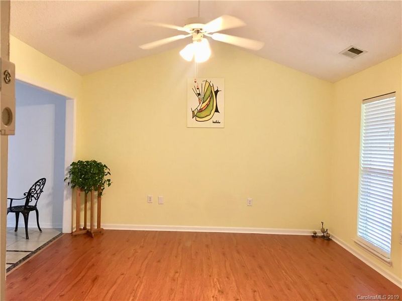 1404 Long Grass Ct, Charlotte, NC 28216