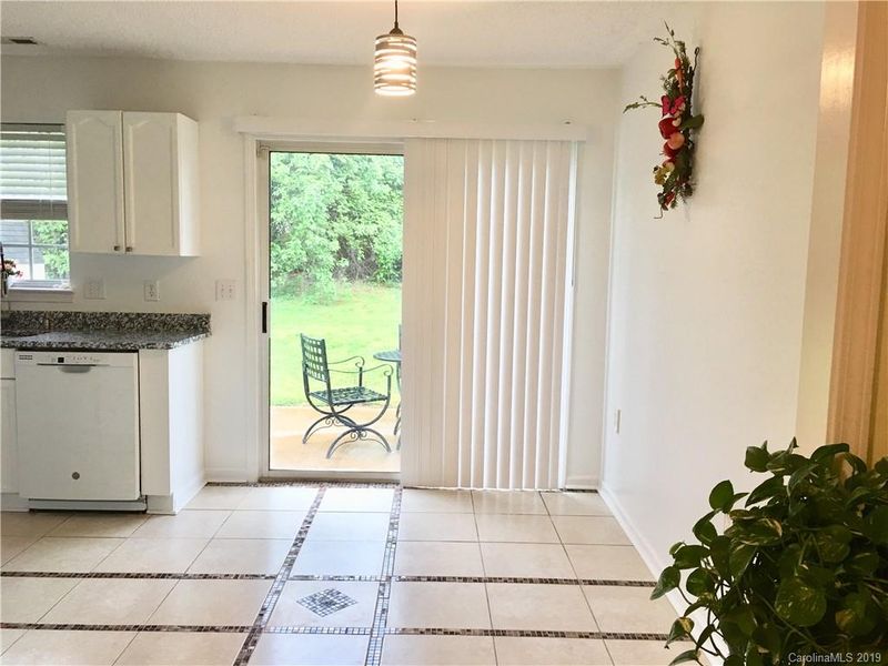 1404 Long Grass Ct, Charlotte, NC 28216