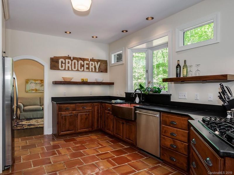 2140 Greenbrook Pw, Matthews, NC 28104