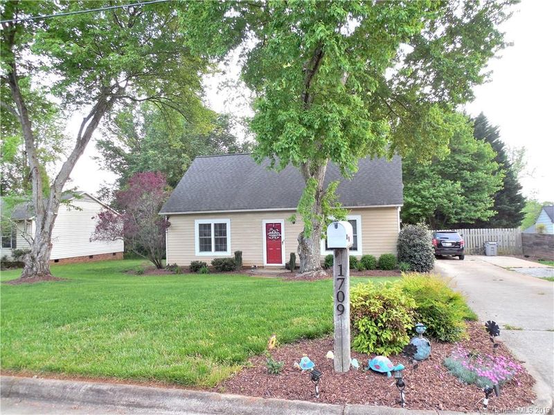 1709 Baytree Ct, Gastonia, NC 28054