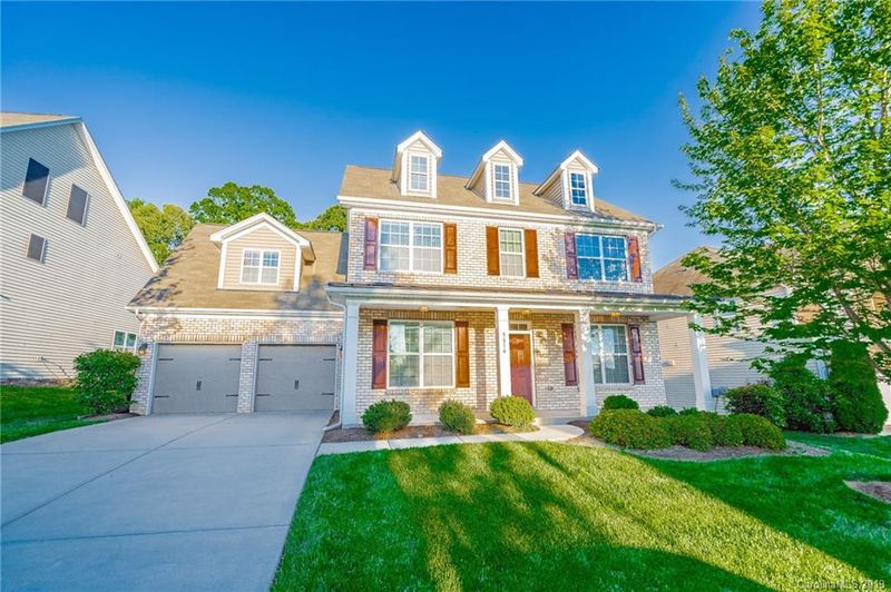 5814 Langwell Ln, Charlotte, NC 28278