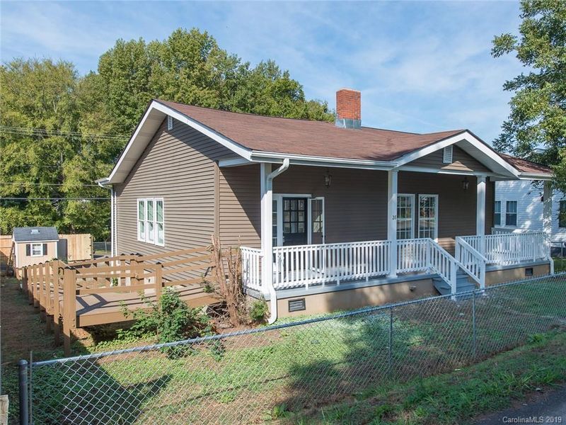 28 Park Dr, Gastonia, NC 28054