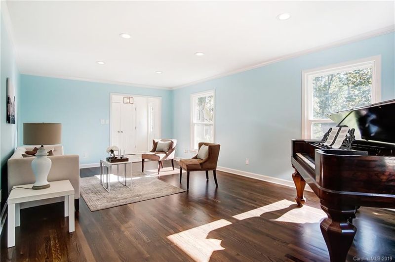 5944 Old Providence Rd, Charlotte, NC 28226