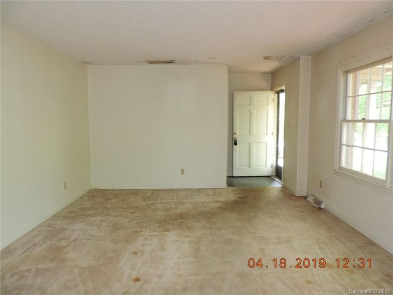 6118 White Feather Ln, Charlotte, NC 28214