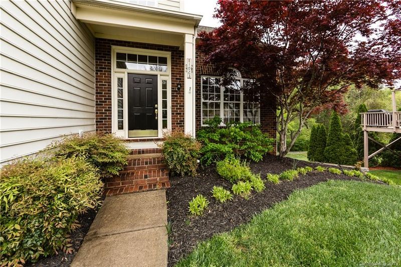 1023 Clearbrook Rd, Matthews, NC 28105