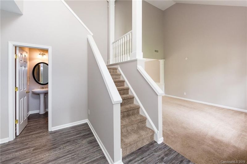 1023 Clearbrook Rd, Matthews, NC 28105