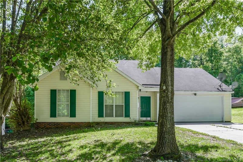 8520 Ochre Dr, Charlotte, NC 28215
