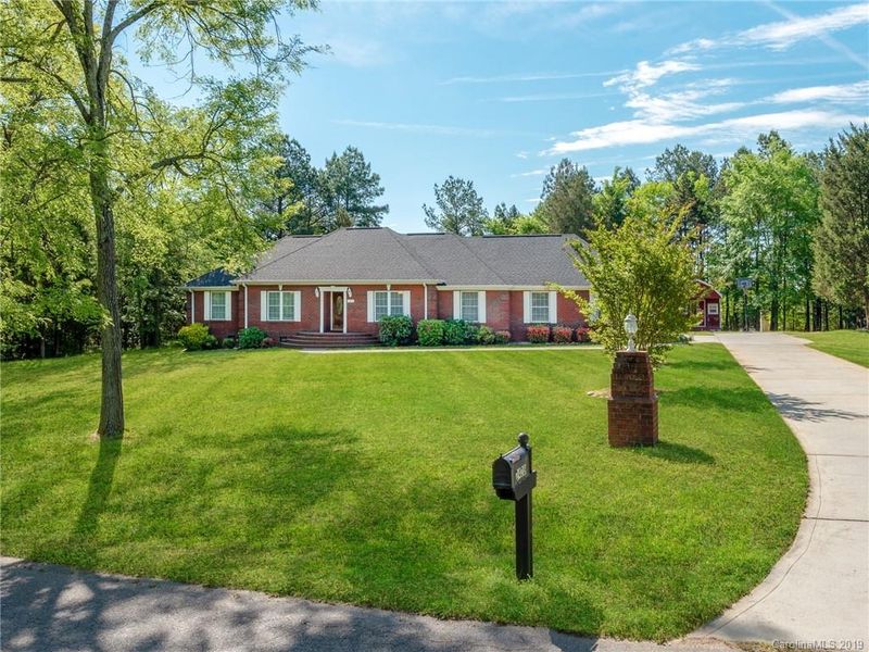 2428 Windingbrook Dr, Kannapolis, NC 28083