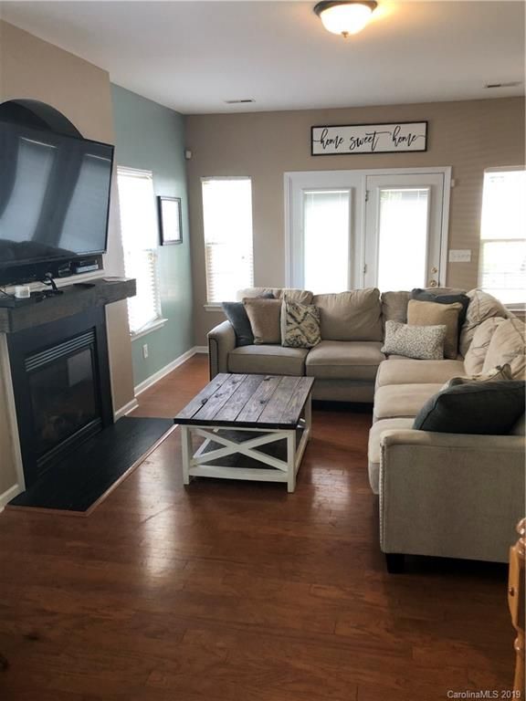 11318 Heritage Green Dr, Cornelius, NC 28031