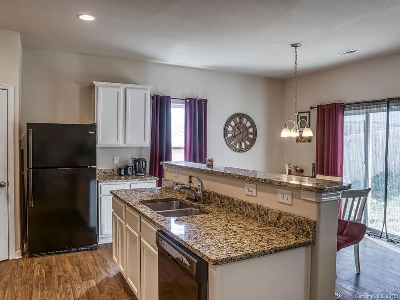 9207 Putnam Pl, Charlotte, NC 28214