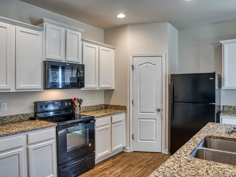 9207 Putnam Pl, Charlotte, NC 28214