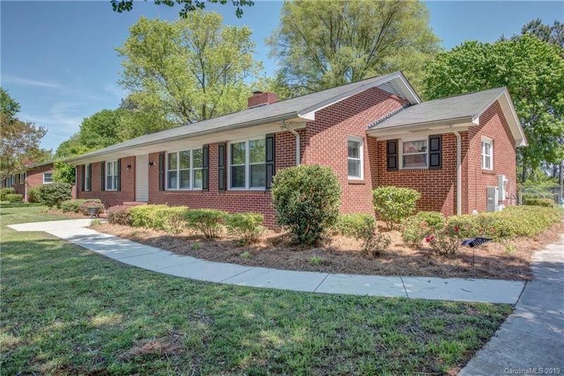 305 Clinton Ave, Clover, SC 29710