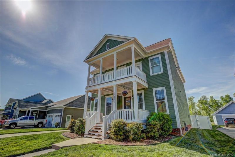 16430 Leavitt Ln, Davidson, NC 28036