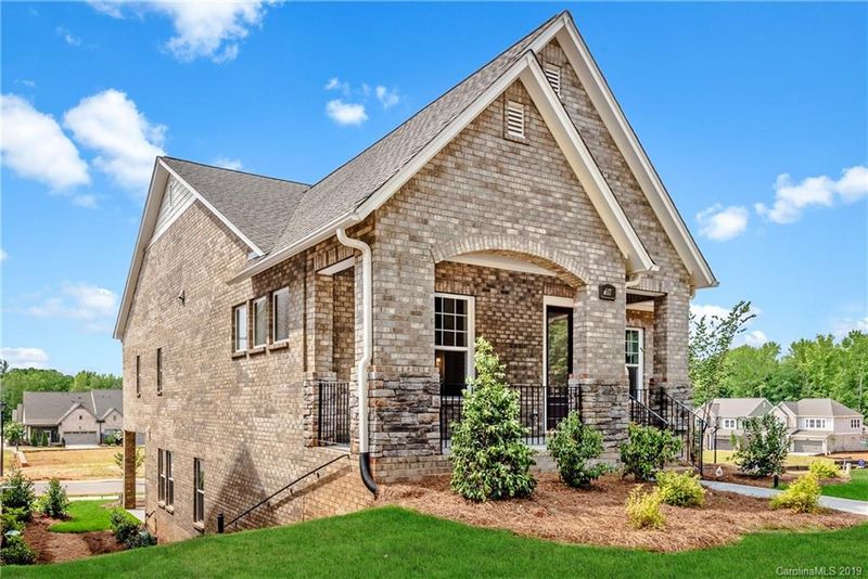 617 Marion Dr, Matthews, NC 28105