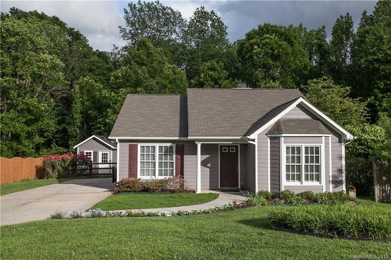 7712 Trotter Rd, Charlotte, NC 28216