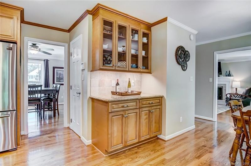 5601 Ivygate Ln, Charlotte, NC 28226