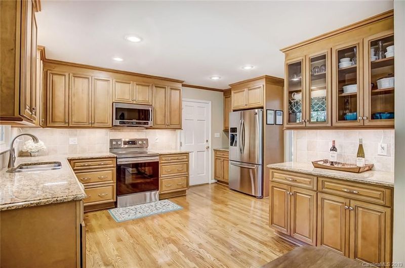 5601 Ivygate Ln, Charlotte, NC 28226