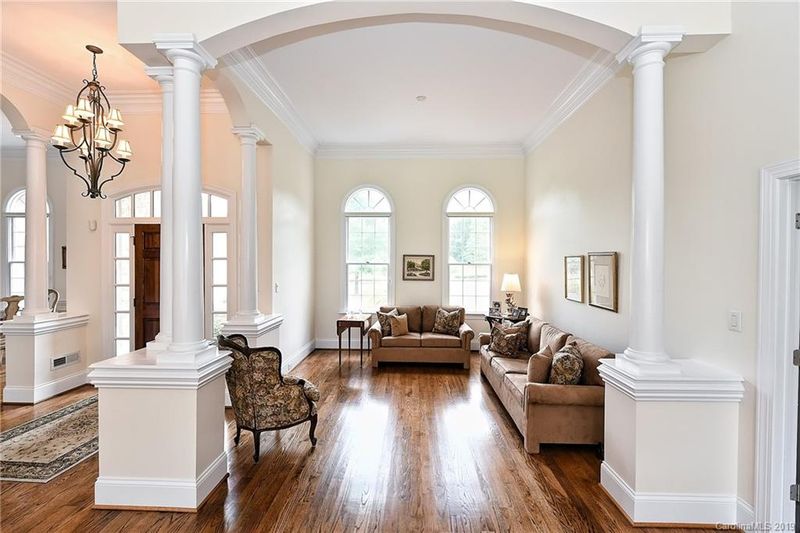 1005 Princessa Dr, Matthews, NC 28104