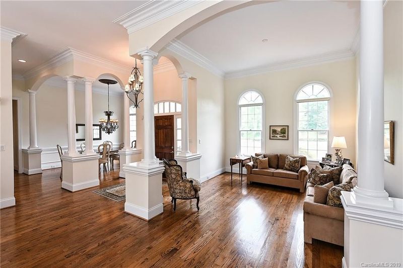 1005 Princessa Dr, Matthews, NC 28104