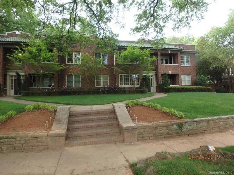 1025 Ardsley Rd #204, Charlotte, NC 28207