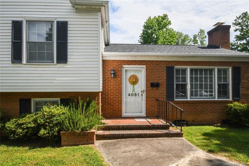 4051 Rutherford Dr, Charlotte, NC 28210