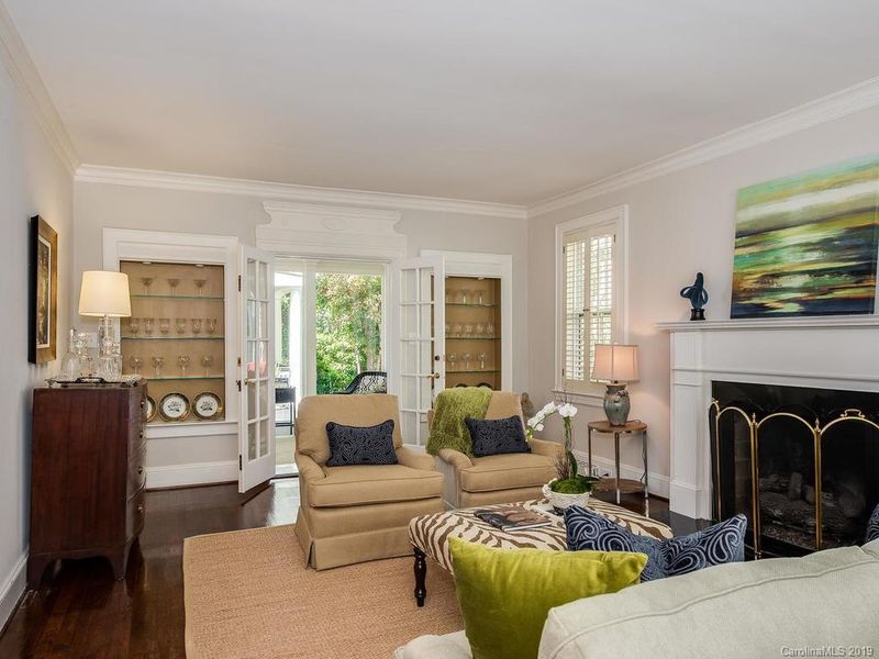 1218 Biltmore Dr, Charlotte, NC 28207