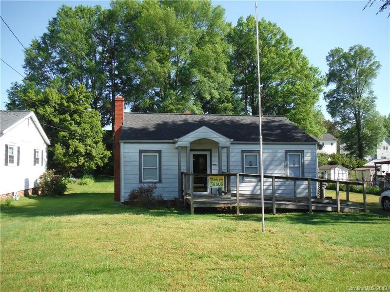 1020 Skyway Dr, Kannapolis, NC 28083