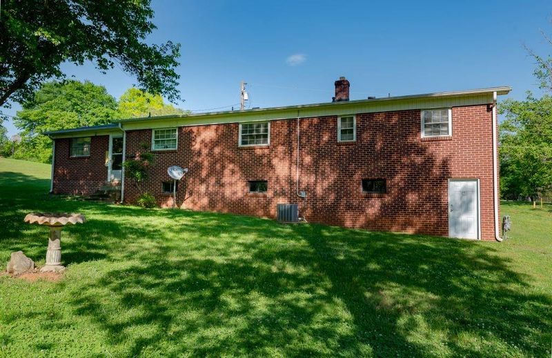 3056 Grier St, Newton, NC 28658