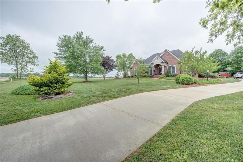 407 Dameron Rd, Bessemer City, NC 28016