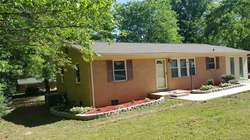 2329 Maplewood Dr, Gastonia, NC 28052
