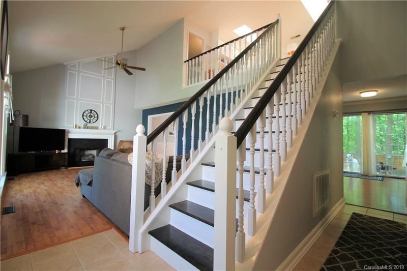 1937 Tanfield Dr, Matthews, NC 28105