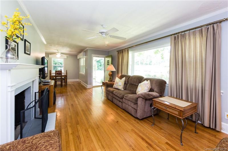 4432 Mcclure Rd, Charlotte, NC 28216